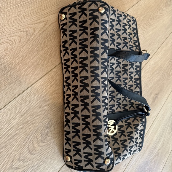 Michael Kors Summer Black and Tan Logo Tote - Picture 4 of 4